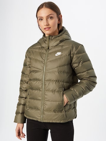 Nike Sportswear Зимняя куртка в Зеленый: спереди