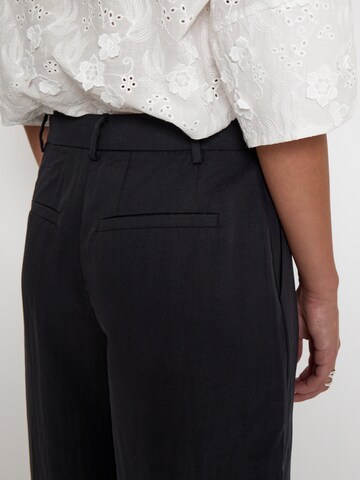 Wide leg Pantaloni 'Rebecca' di Peppercorn in nero