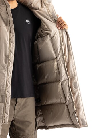 ALPHA INDUSTRIES Winter Parka in Beige
