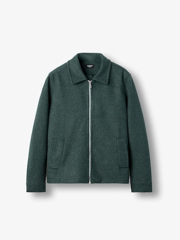 Burocs Between-Season Jacket 'Zipped' in Green: front