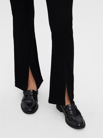 VERO MODA - Acampanado Leggings 'Klara' en negro