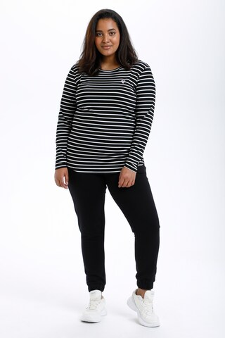 T-shirt 'Clia' KAFFE CURVE en noir