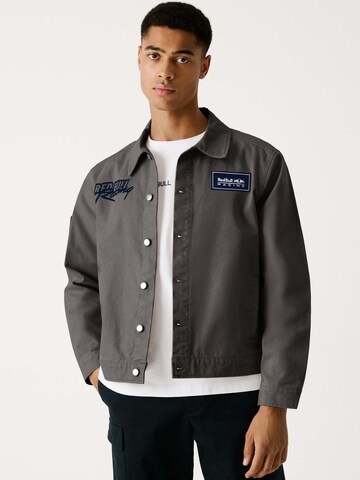 Giacca di mezza stagione 'Red Bull Racing x Pepe Jeans' di Red Bull Racing x Pepe Jeans in grigio