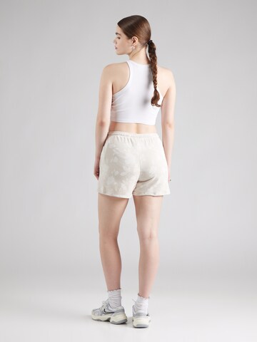 Nike Sportswear Regular Trousers in White
