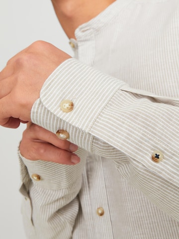 JACK & JONES Comfort Fit Skjorte 'JJSummer Band' i brun