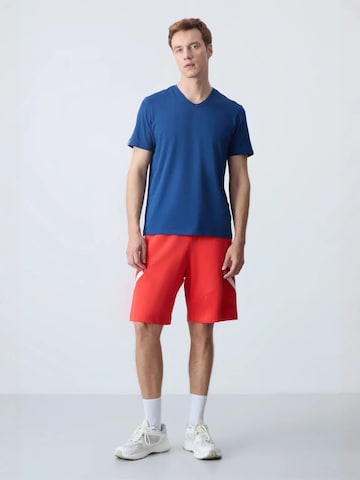 Tommy Life Regular Trousers in Red