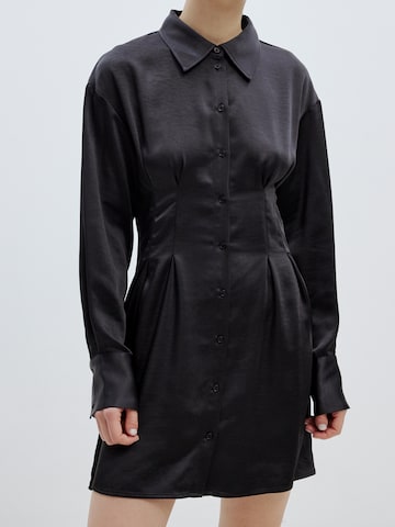 EDITED Košilové šaty 'Charleen' – černá