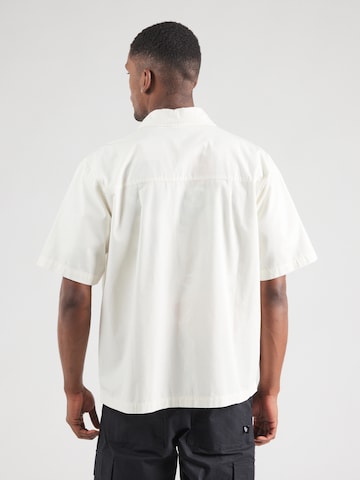 Nike Sportswear Regular fit Ing 'CLUB' - fehér