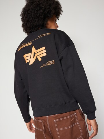 ALPHA INDUSTRIES Μπλούζα φούτερ σε μαύρο