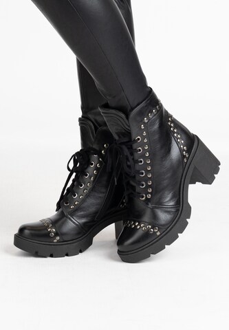 DreiMaster Vintage Lace-Up Ankle Boots in Black: front