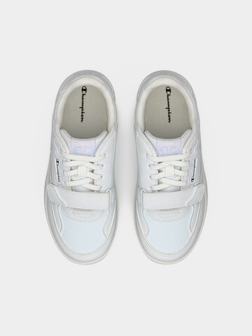 Baskets Champion Authentic Athletic Apparel en blanc