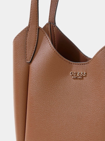 GUESS Schultertasche 'Melody' in Braun