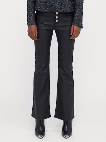 Only Petite Расклешенный Штаны 'ONLBLUSH-GOSH' в Черный: спереди