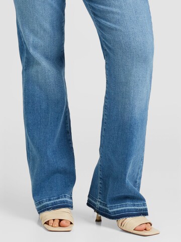 ONLY Carmakoma Flared Jeans in Blau
