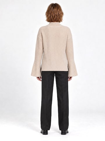 RYVAN Svetr 'Pullover' – bílá