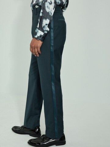 Next Slimfit Hose in Grün