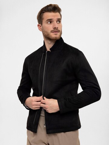 Antioch Between-season jacket in Black