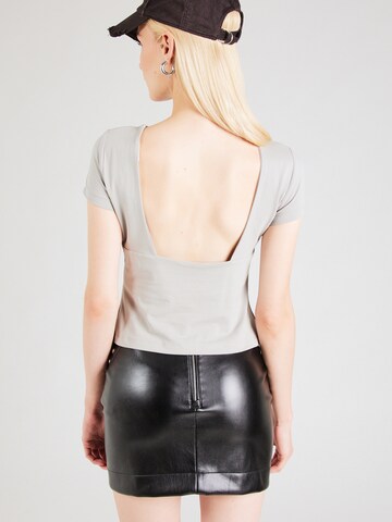 Noisy may T-Shirt in Grau