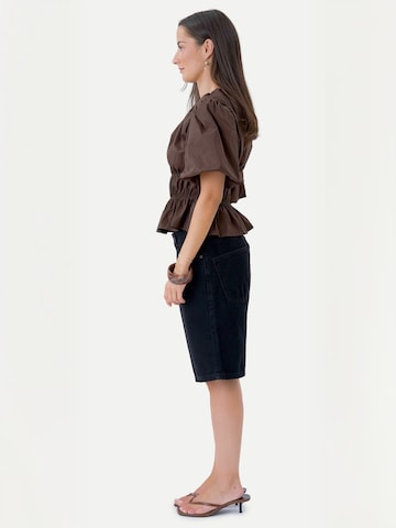 TEESHOPPEN Top ' Valentina ' in Bruin