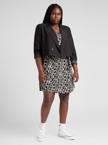 Robe 'VMCPage' Vero Moda Curve en noir