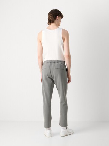 Les Deux Regular Pants in Grey