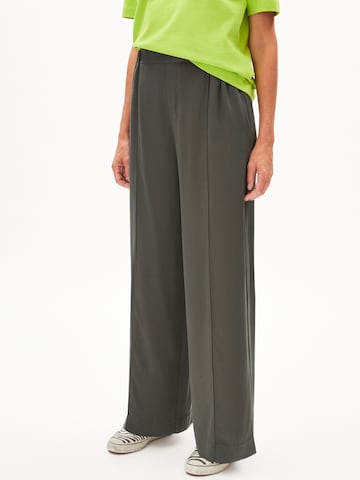 ARMEDANGELS Loose fit Trousers 'JONVAALIE' in Grey
