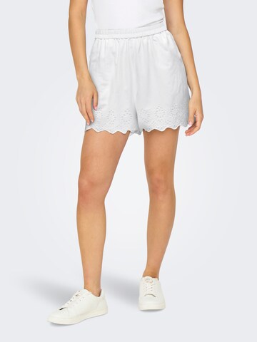 ONLY Loose fit Trousers 'ONLLou' in White: front