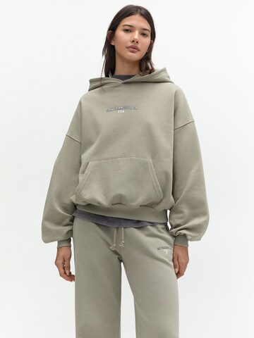 Pull&Bear Sweatshirt 'PACIFIC 95' i grøn: forside