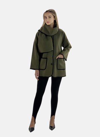 Elara Tussenmantel in Groen