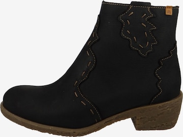 EL NATURALISTA Ankle Boots in Black: front