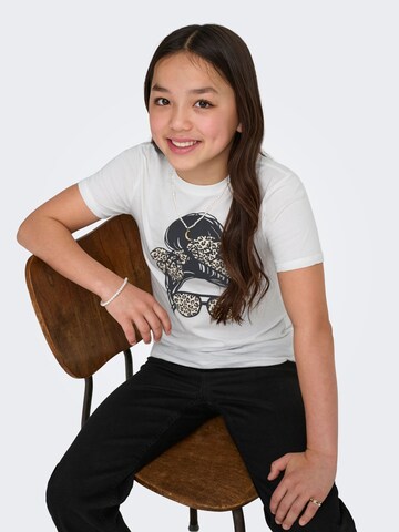 ONLY GIRLS - Camiseta 'KOGEmma' en blanco