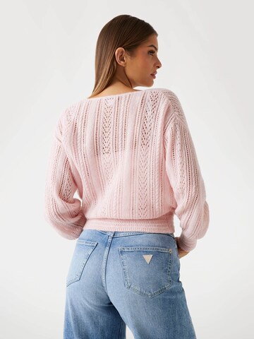 GUESS Sweater in Pink