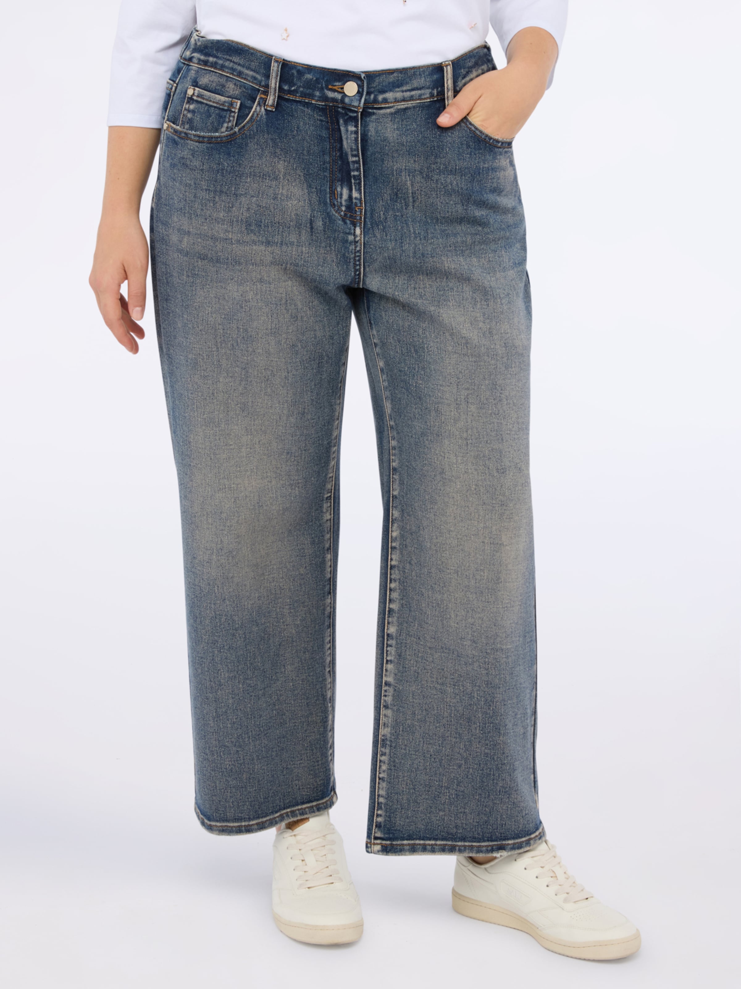 Fiorella Rubino - Tapered Vaquero en azul: frente