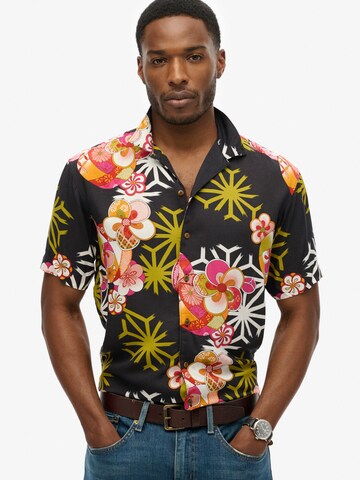 Superdry & Co Regular fit Ing 'HAWAIIAN RESORT' - fekete: elől