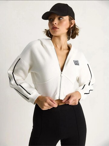 Bianco Lucci Sweat jacket in White