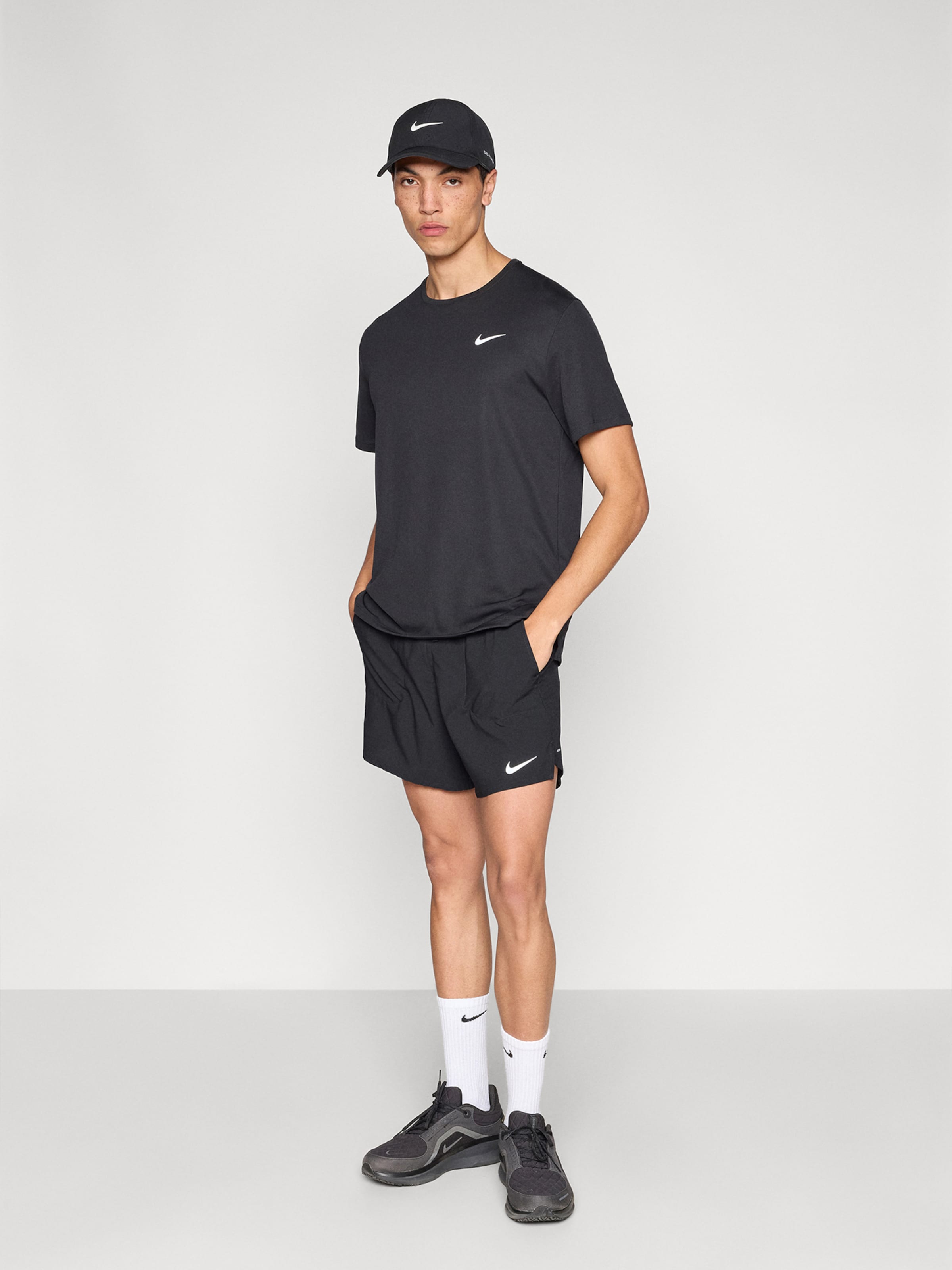 NIKE Loose fit Workout Pants 'M NK DF STRIDE 7IN BF SHORT' in