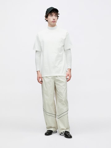 Nike Sportswear T-Shirt 'ESS' in Weiß