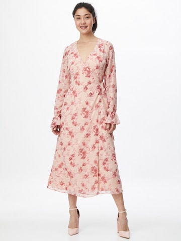 Robe NA-KD en rose : devant