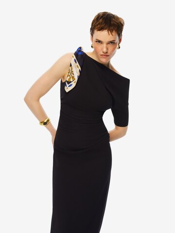 Rochie de la NOCTURNE pe negru