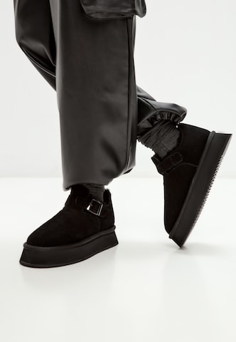 CESARE GASPARI Boots in Black