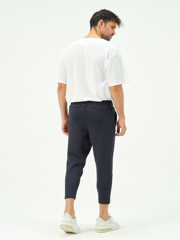 C&City Tapered Trousers in Blue