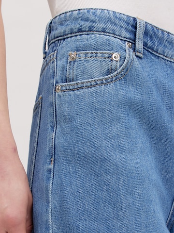 EDITED Loosefit Jeans 'Ariana' in Blauw
