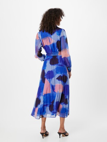 Robe Warehouse en bleu