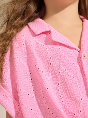 Next Set in Pink