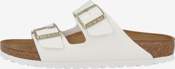 BIRKENSTOCK - Sapato aberto 'Arizona' em branco