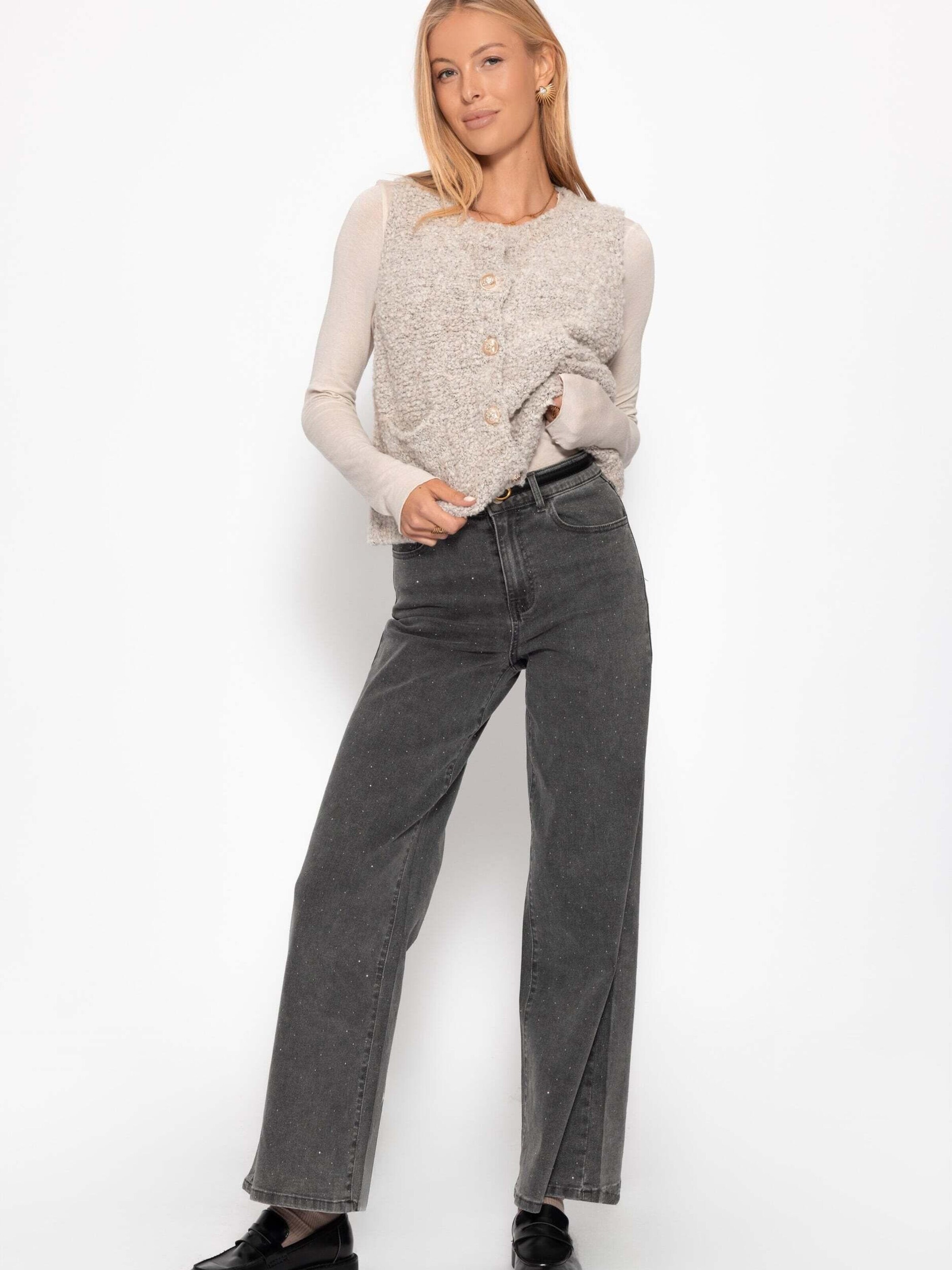 SASSYCLASSY Vest in Grey