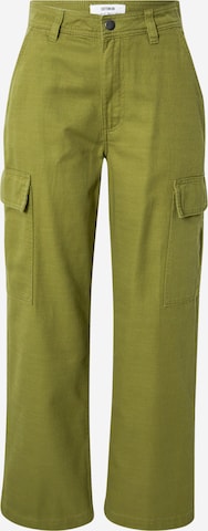 Cotton On Cargo Pants in Green: front