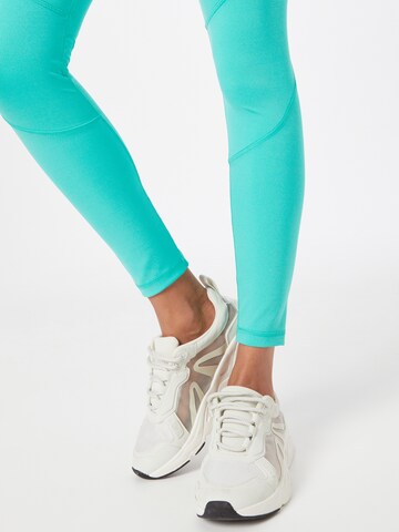 Skinny Pantaloni sportivi di Reebok in verde