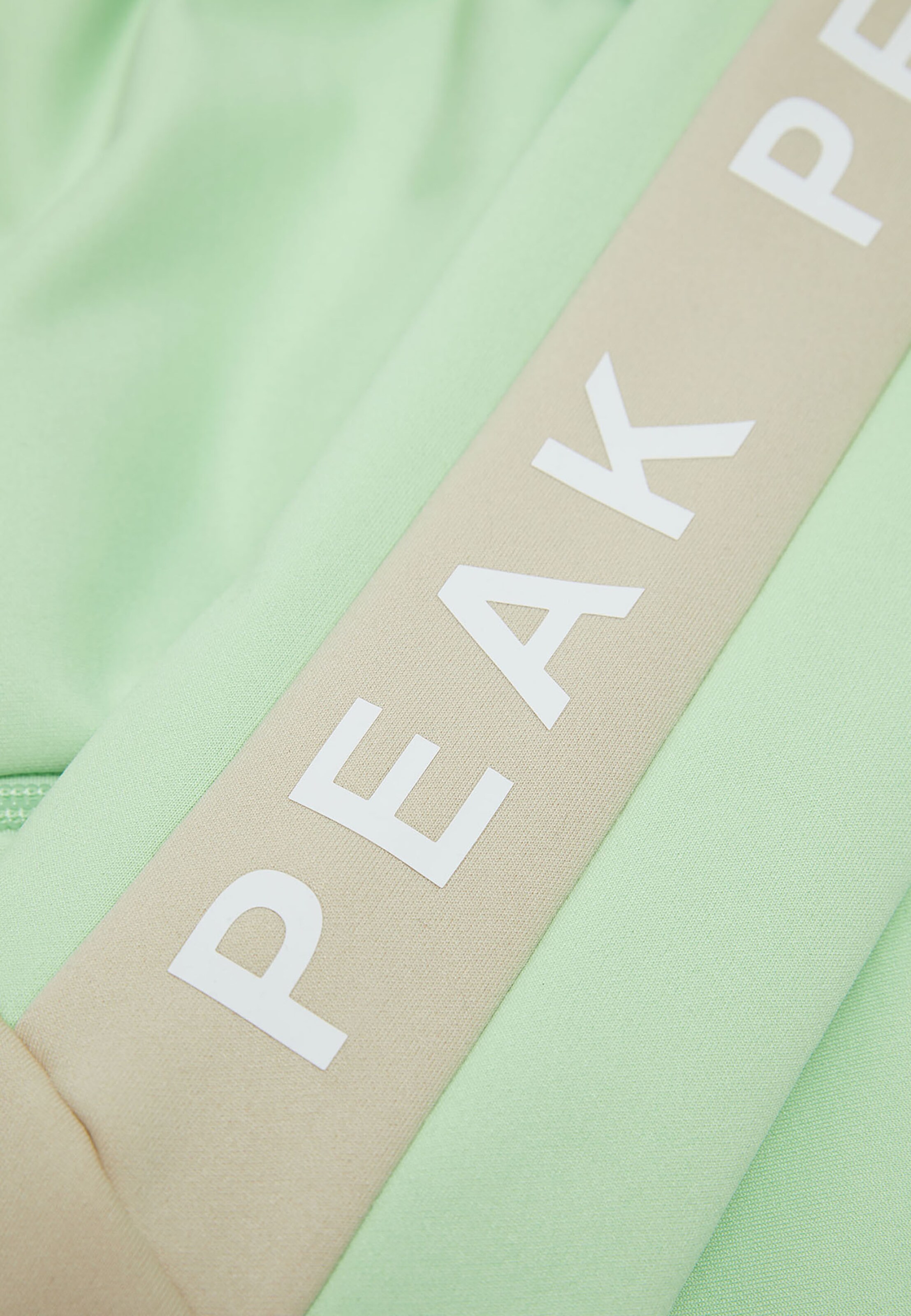 PEAK PERFORMANCE Between-Season Jacket in Green