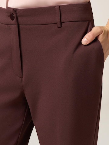 Regular Pantalon oltre en rouge